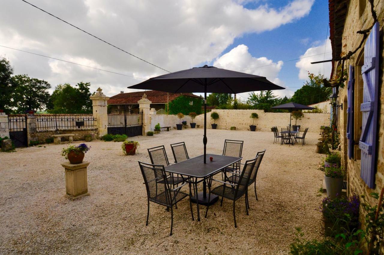 Chez Fins Bois Bed & Breakfast Nere Bagian luar foto