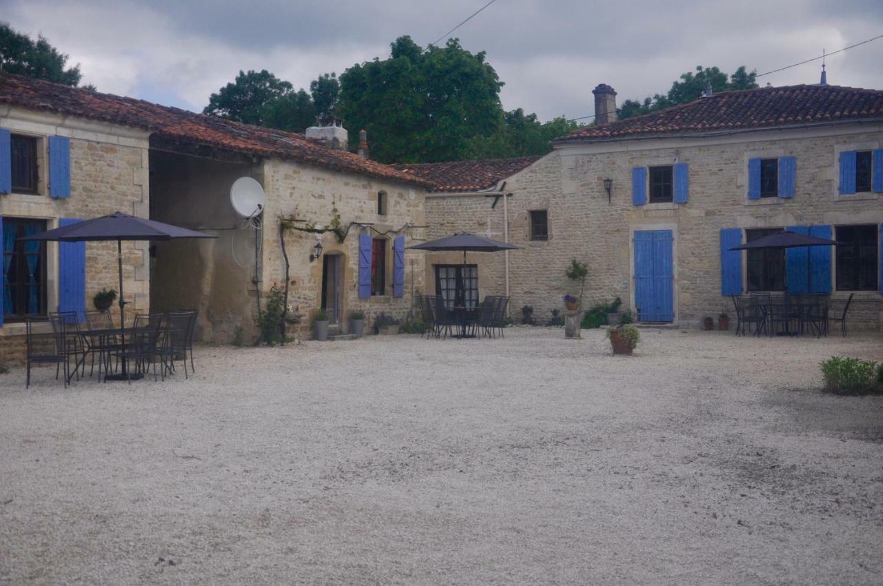 Chez Fins Bois Bed & Breakfast Nere Bagian luar foto