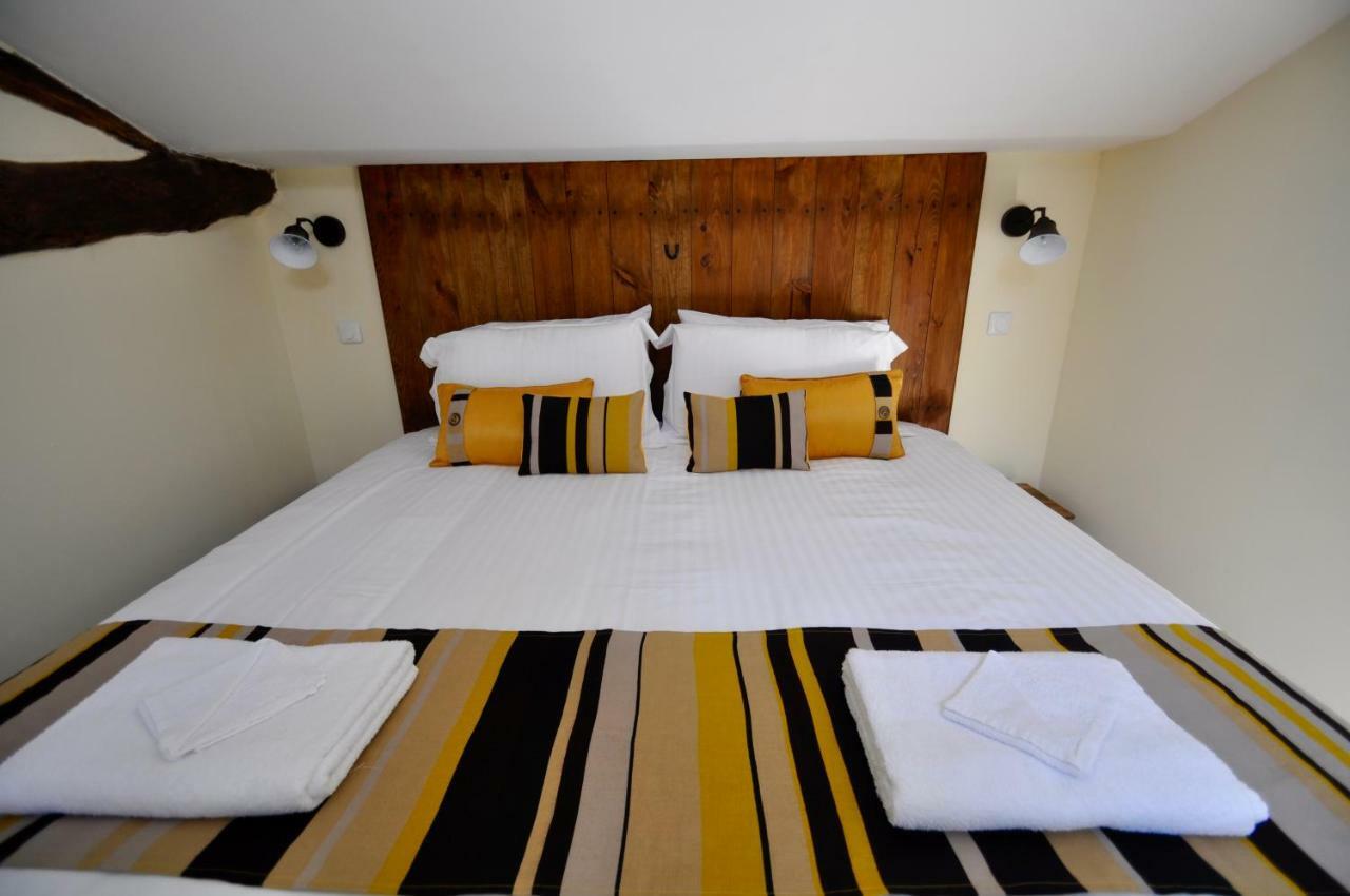 Chez Fins Bois Bed & Breakfast Nere Bagian luar foto