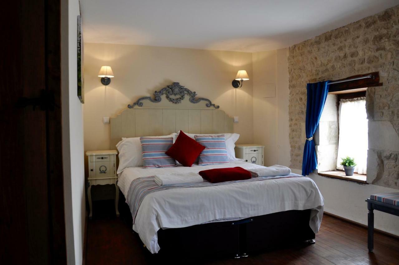Chez Fins Bois Bed & Breakfast Nere Bagian luar foto